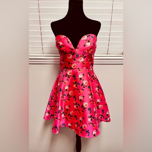 Vintage size 12 2000’s Windsor Hot Pink Strapless Dress - Picture 1 of 10